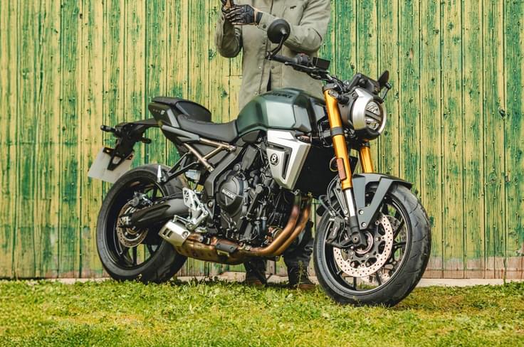 The 8T models share their chassis and electronics with the GSX8R. Suzuki GSX8T front right static in field